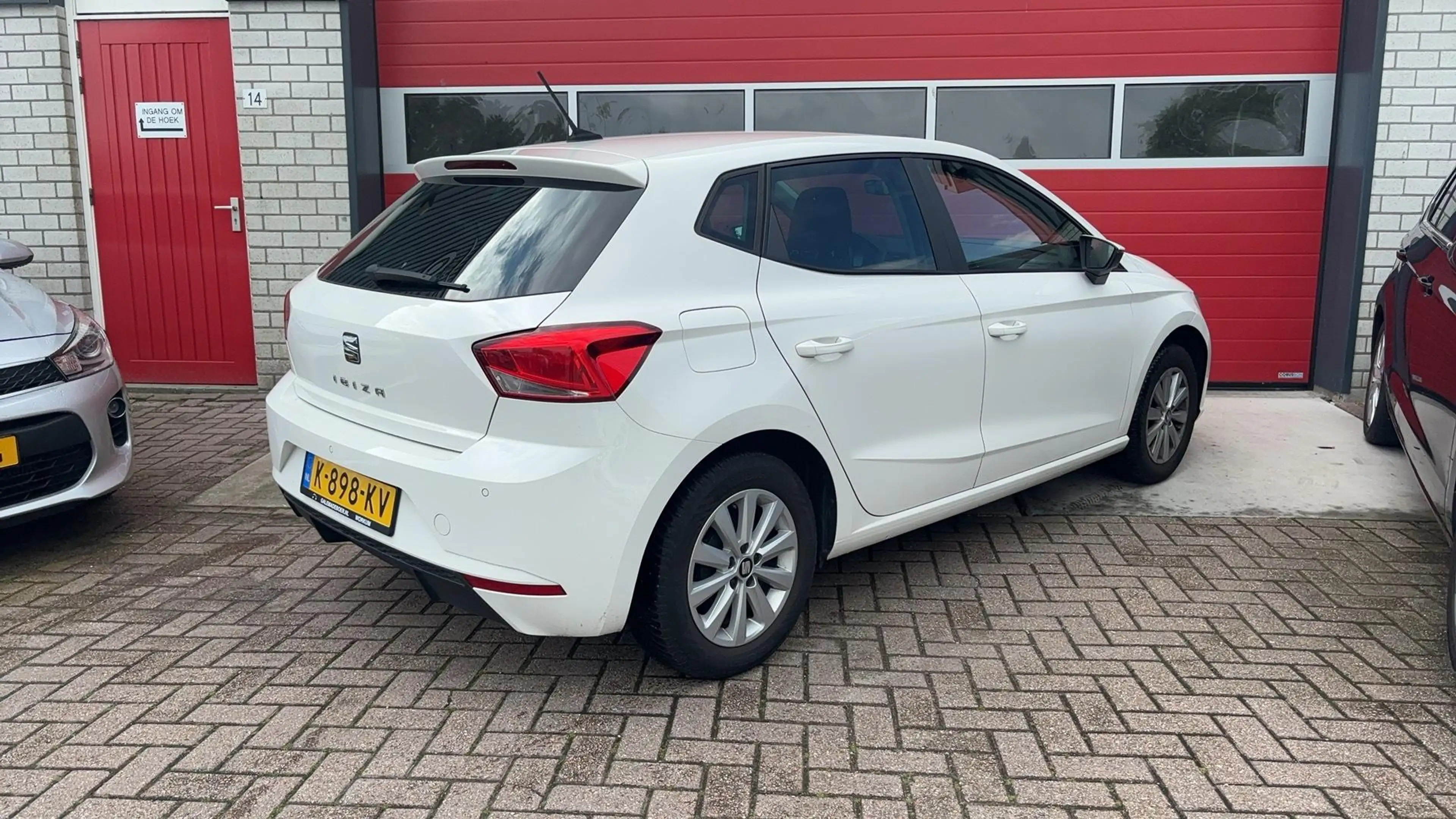 SEAT Ibiza 1.0 TSI Style Business Intense CAMERA / CARPLAY / — photo 2