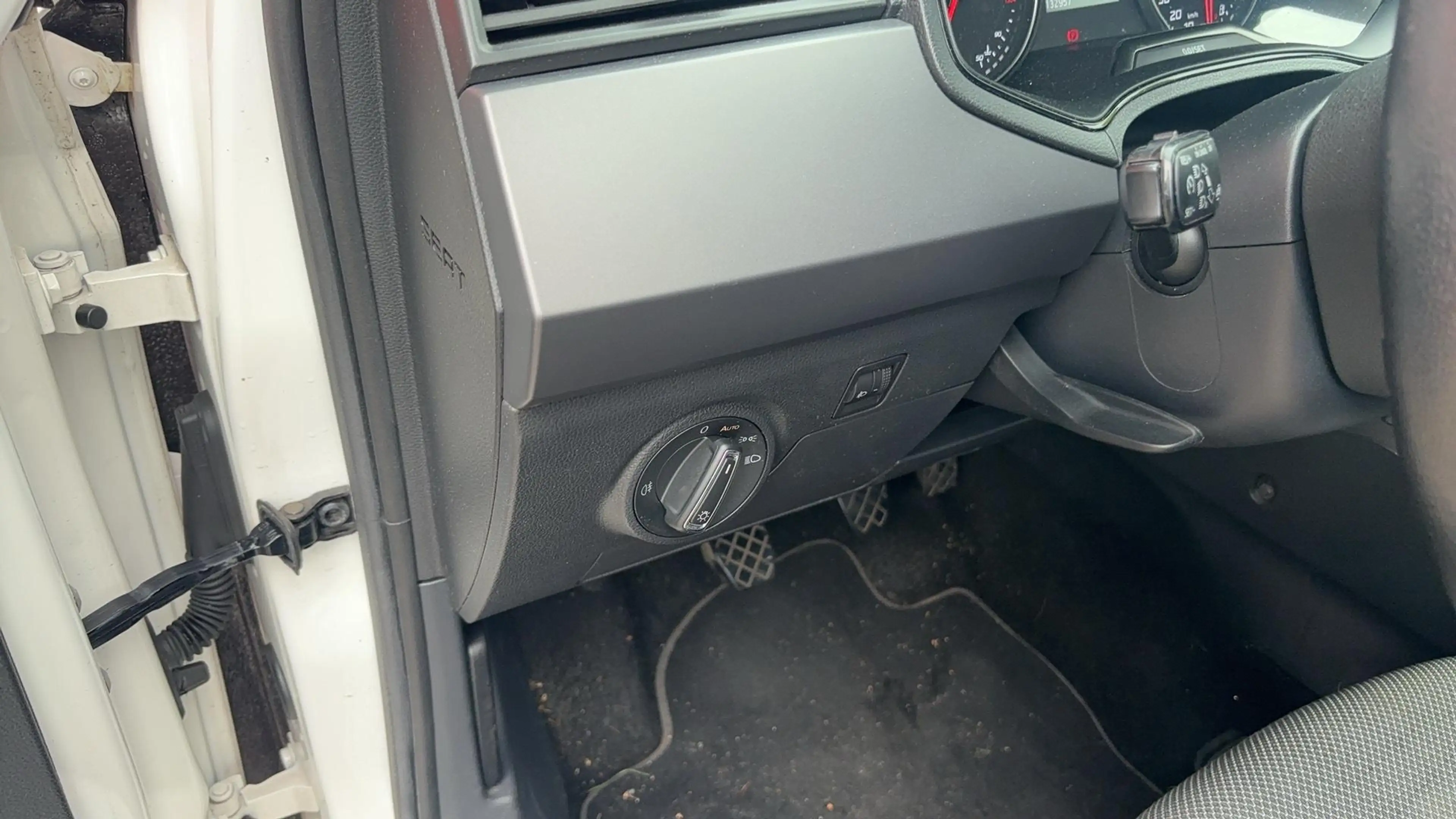 SEAT Ibiza 1.0 TSI Style Business Intense CAMERA / CARPLAY / — photo 6