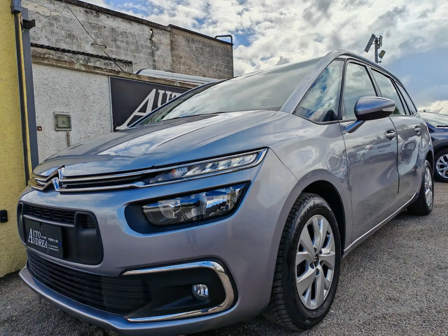 Citroen C4 SpaceTourer Citroen C4 SpaceTourer 15hdi 7Posti navig led 2020 Gris - 1