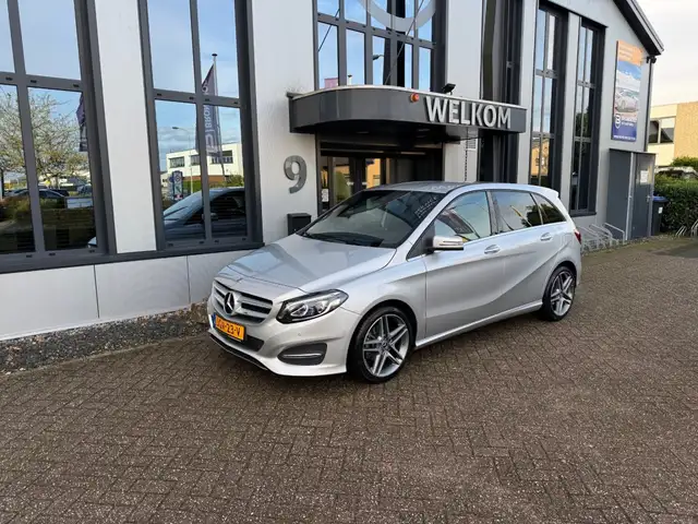 Mercedes-Benz B 200 B200 Automaat 156PK Leder, Navi, AMG-velgen, Cruis