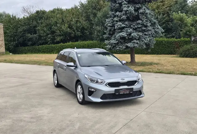 Kia Ceed SW / cee'd SW 1.6 MHEV * Caméra - CarPlay - Keyless * GAR 12M