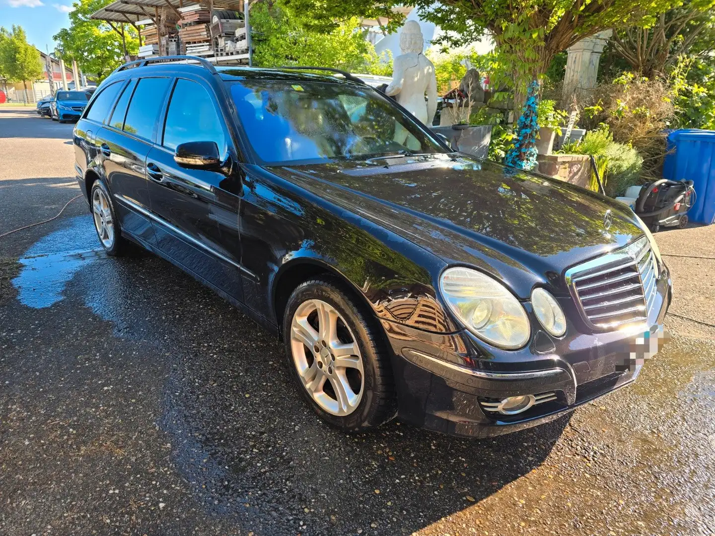 Mercedes-Benz E 500 4MATIC T Columbitschwarz Schwarz - 1