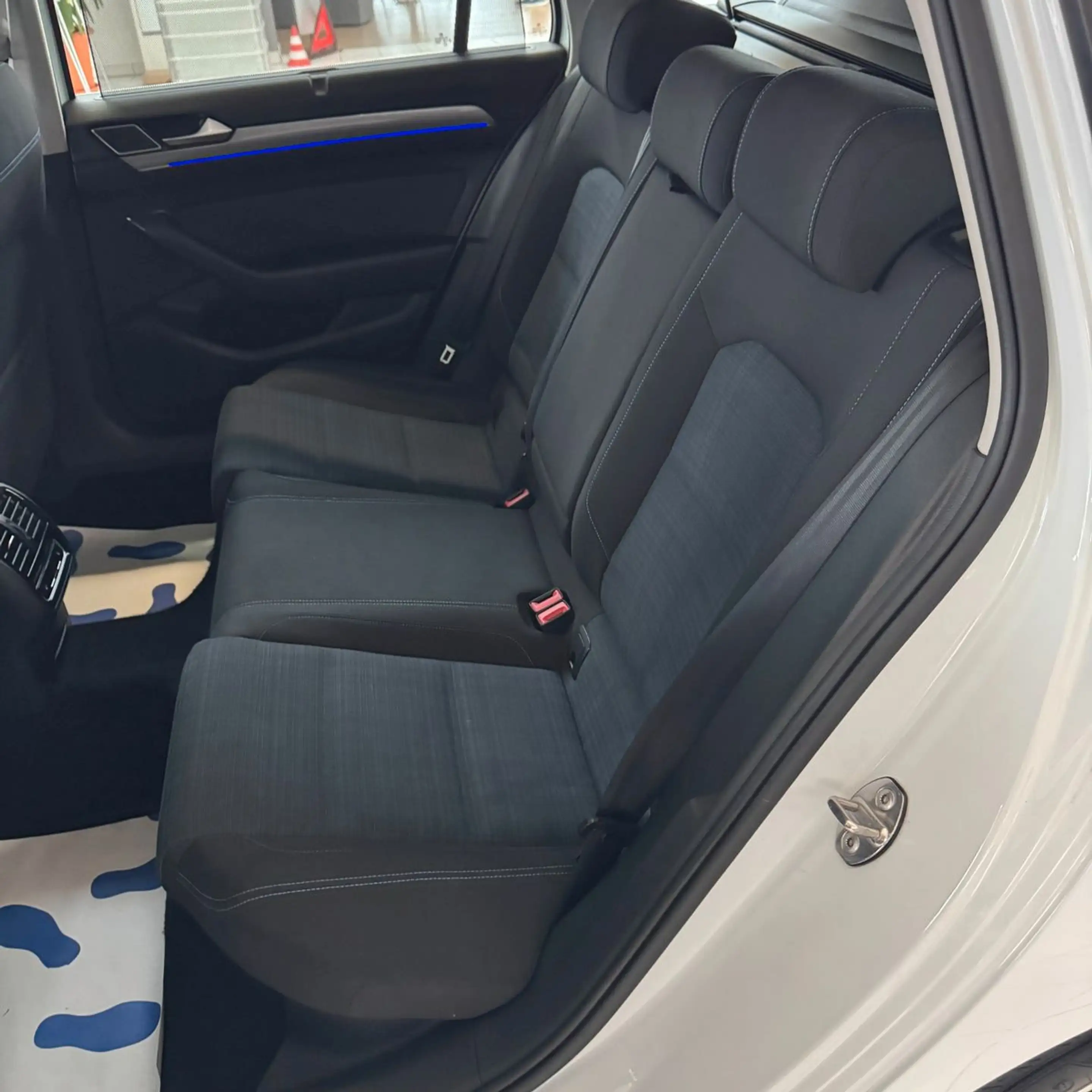 Volkswagen Passat Variant GTE 1.4 PLUG IN HYBRID — photo 6