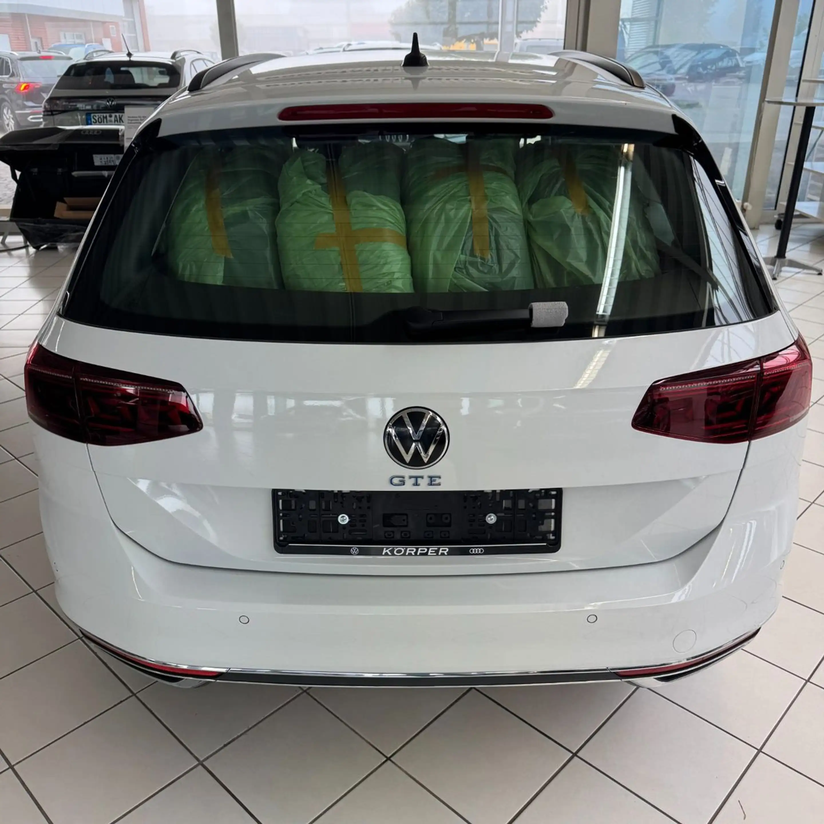 Volkswagen Passat Variant GTE 1.4 PLUG IN HYBRID — photo 2