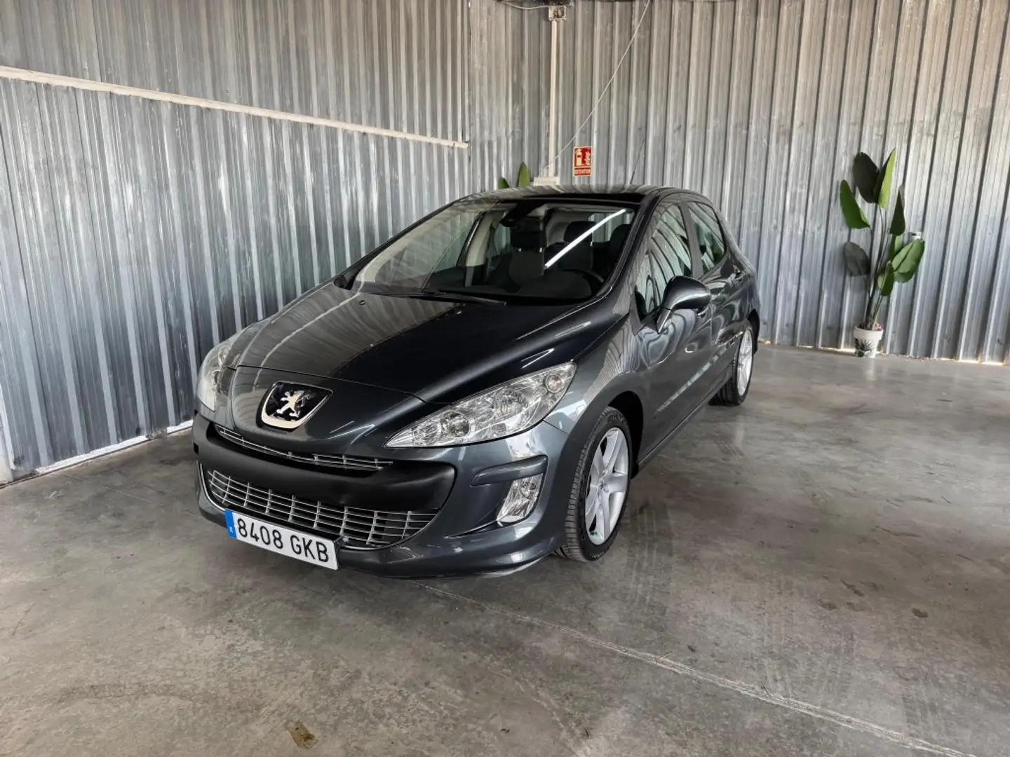 Peugeot 308 1.6HDI FAP Premium Gris - 1
