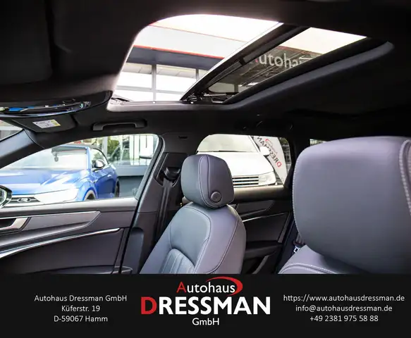 Audi A6 view 11