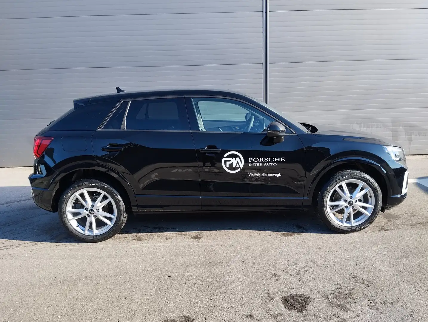 Audi Q2 30 TFSI admired Schwarz - 2