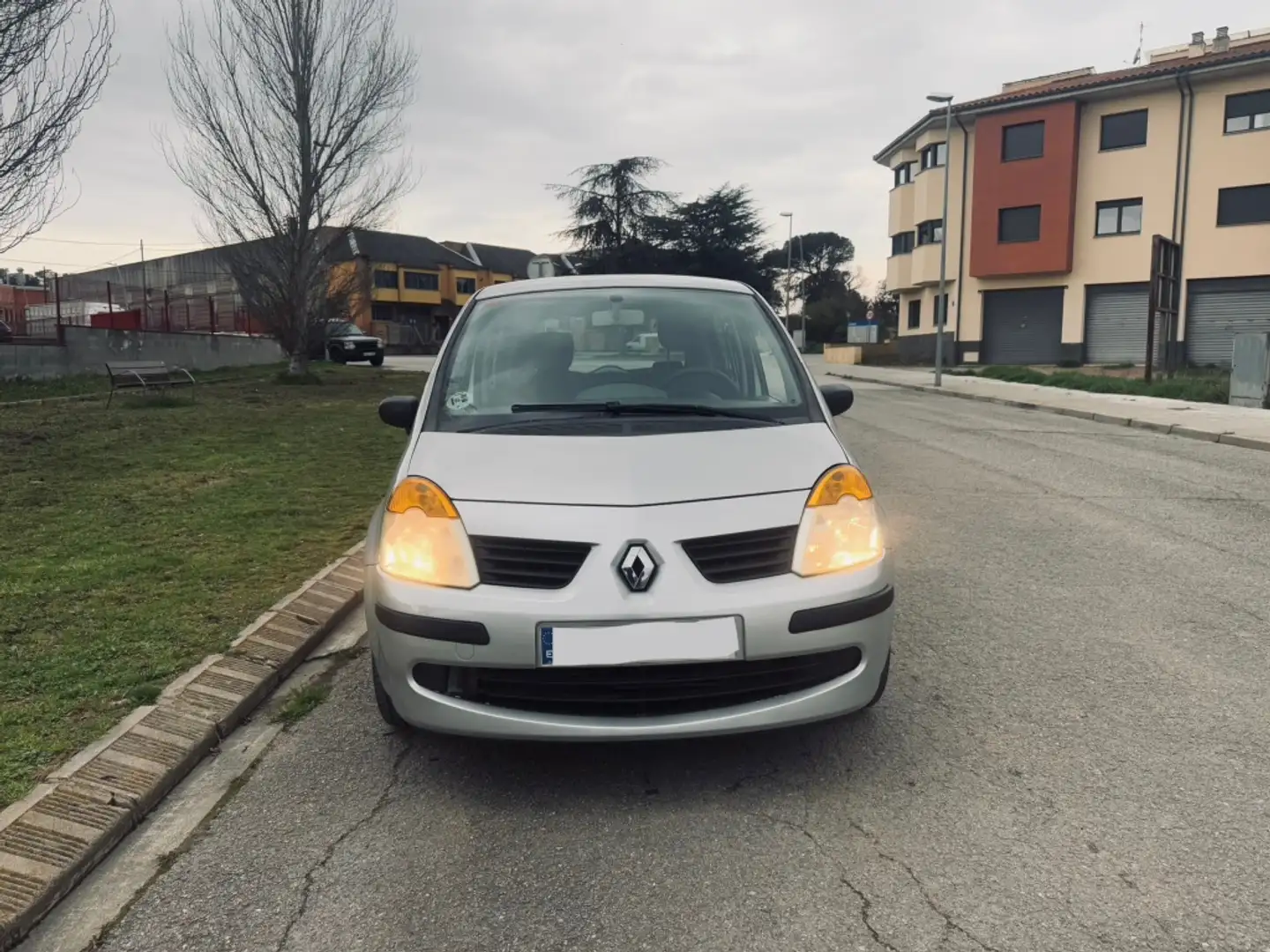 Renault Modus 1.5DCI Authentique 85 eco2 Grijs - 1