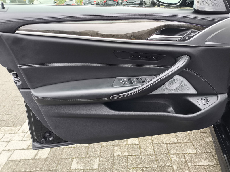 BMW 550 i xDrive,LEDER,KLIMA,SITZHEIZUNG — photo 11