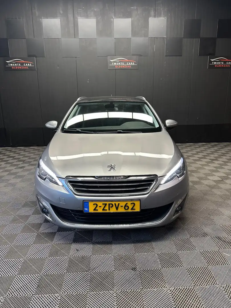 Peugeot 308 SW 1.2 e-THP Allure | Camera | Pano | Leder | Memo Grijs - 2