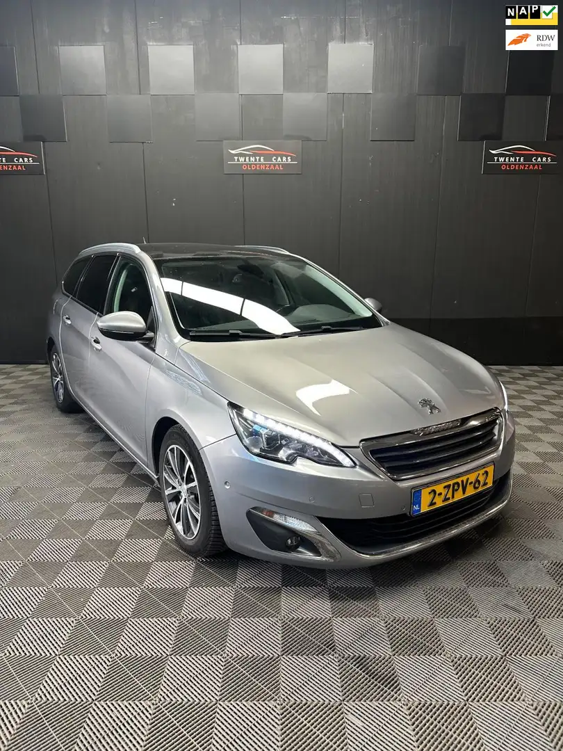 Peugeot 308 SW 1.2 e-THP Allure | Camera | Pano | Leder | Memo Grijs - 1