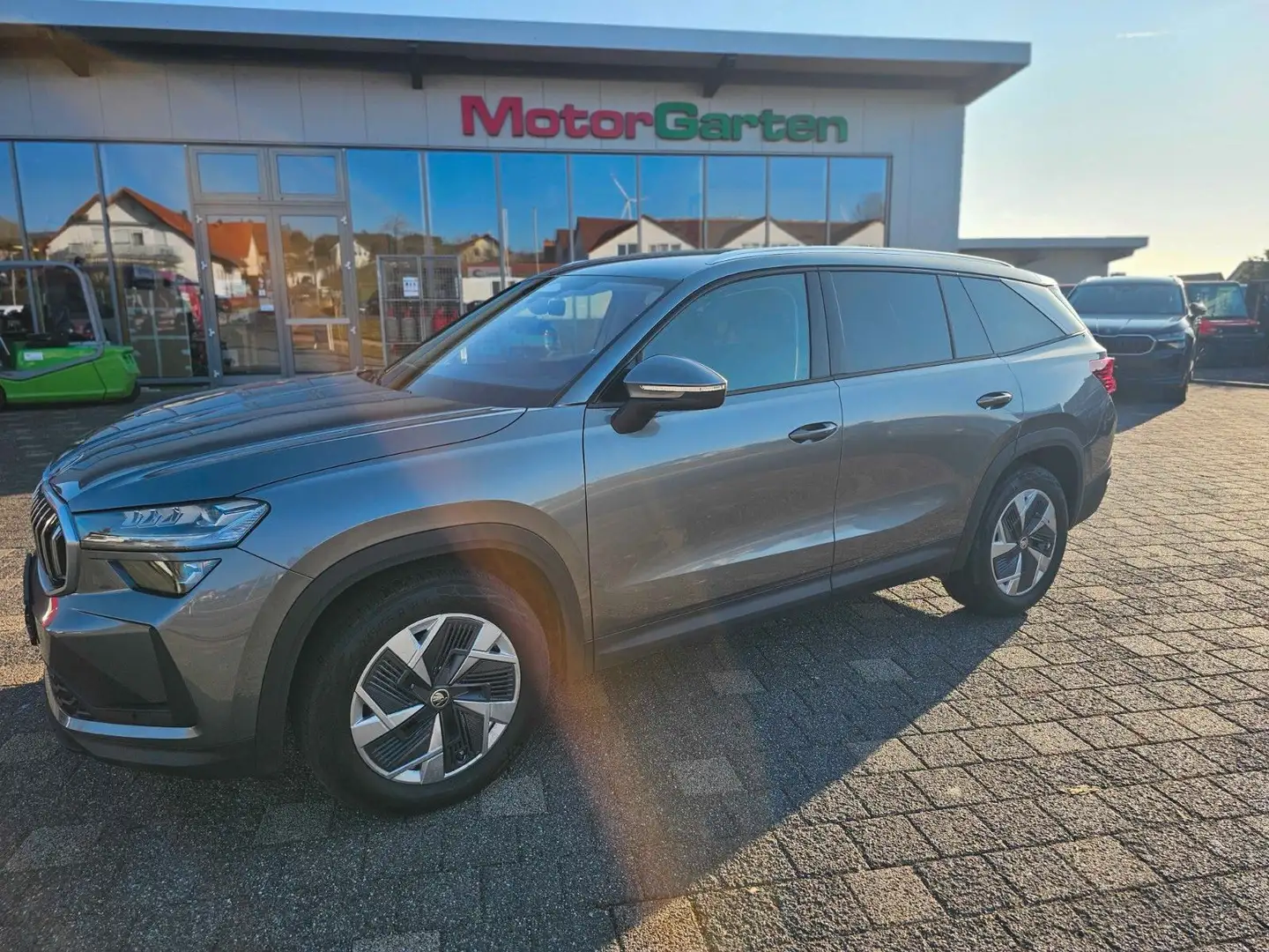 Skoda Kodiaq 2.0 TDI 4x4 Leder, AHK, (23% unter UVP*) Grau - 1