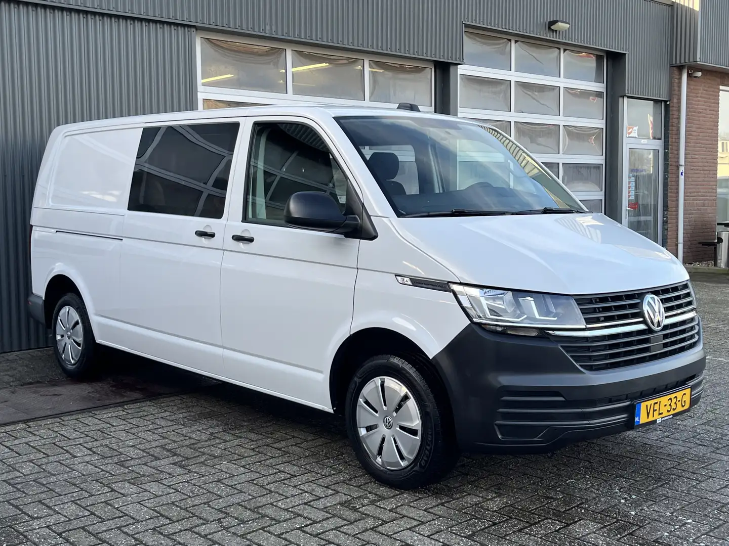 Volkswagen T6.1 Transporter 2.0 TDI L2H1 30 DC Airco Cruise controle Telefoonv Wit - 1
