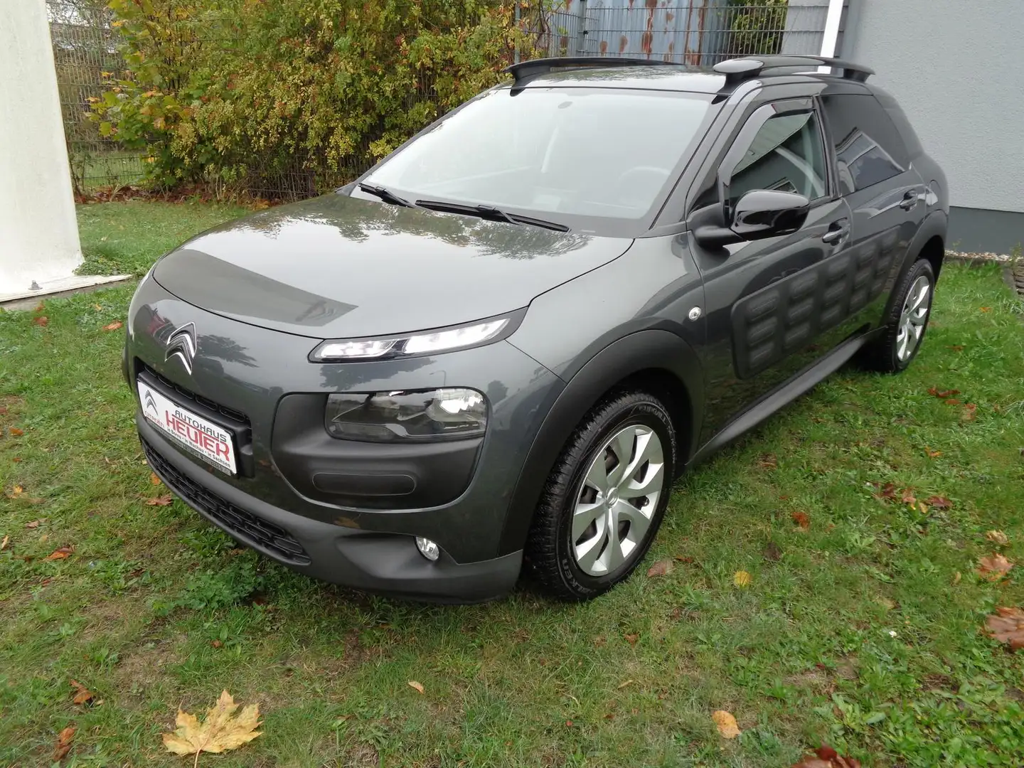 Citroen C4 Cactus Feel 1.2 12V VTi Grau - 1