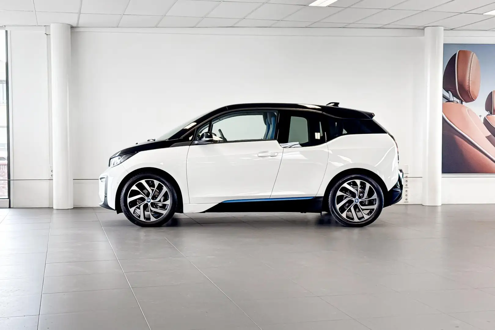 BMW i3 120Ah 42 kWh | Comfort Access | Achteruitrijcamera Wit - 2