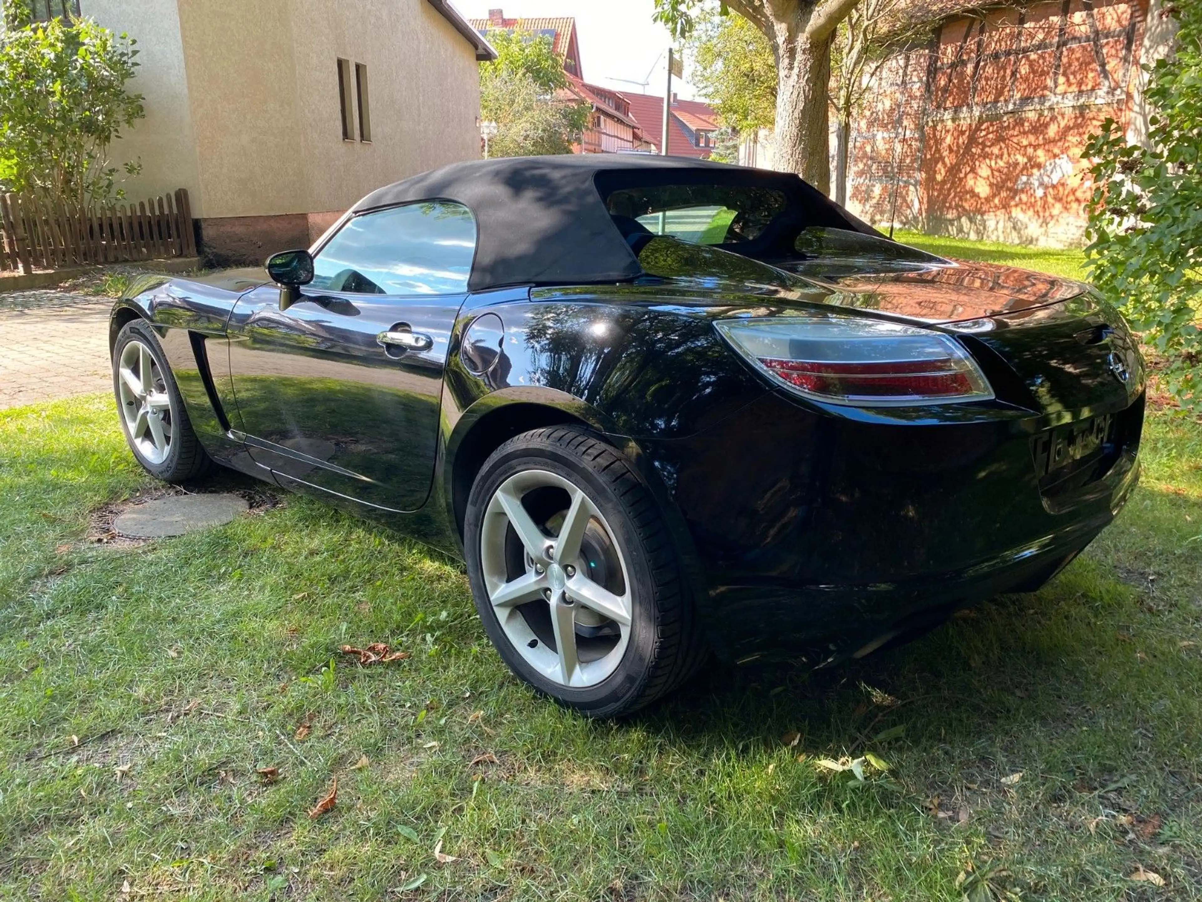 Opel GT 2.0 Turbo — photo 10