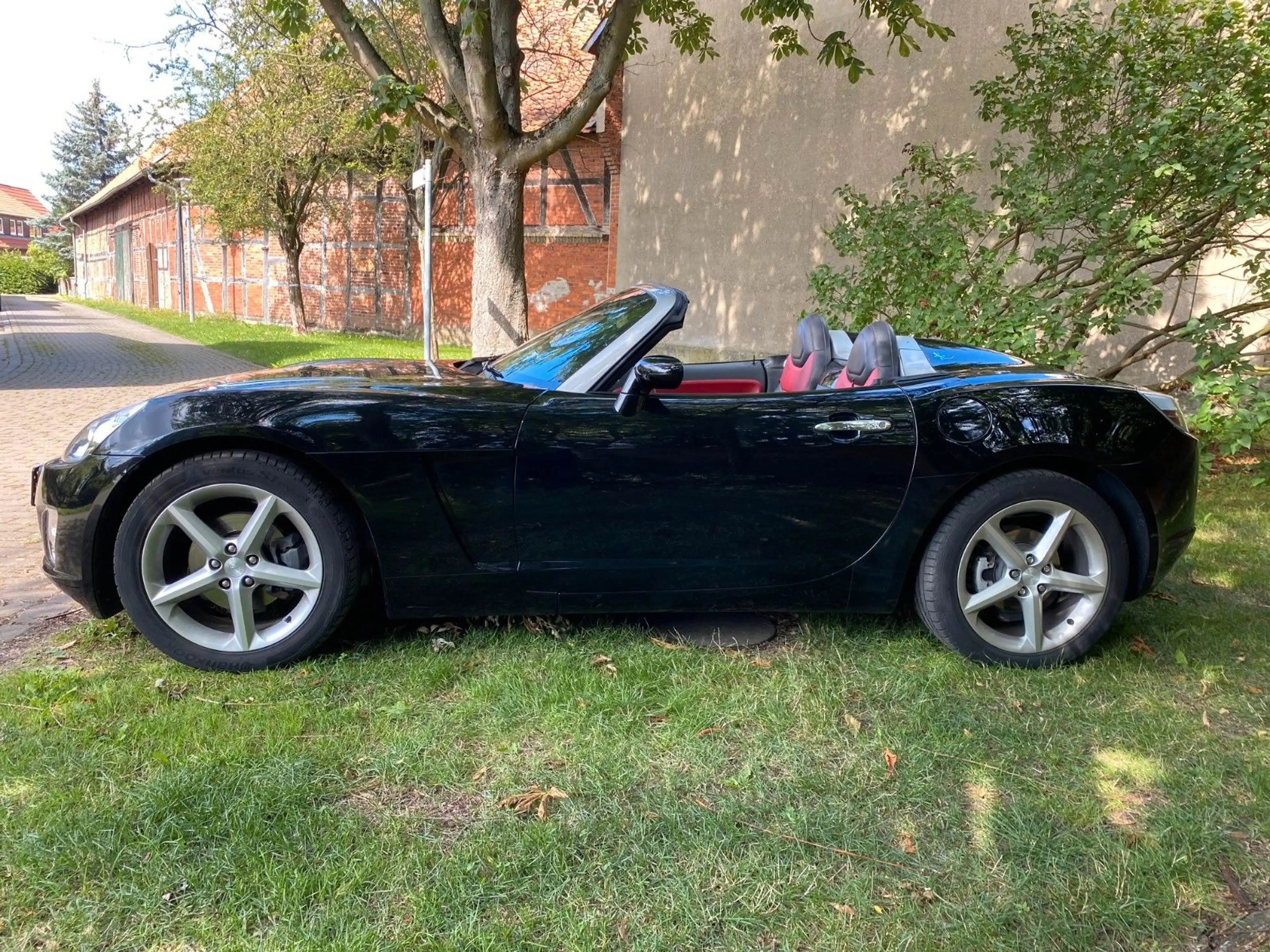 Opel GT 2.0 Turbo — photo 2