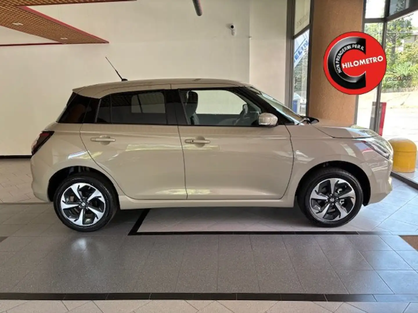Suzuki Swift 1.2h Top 2wd Beige - 1