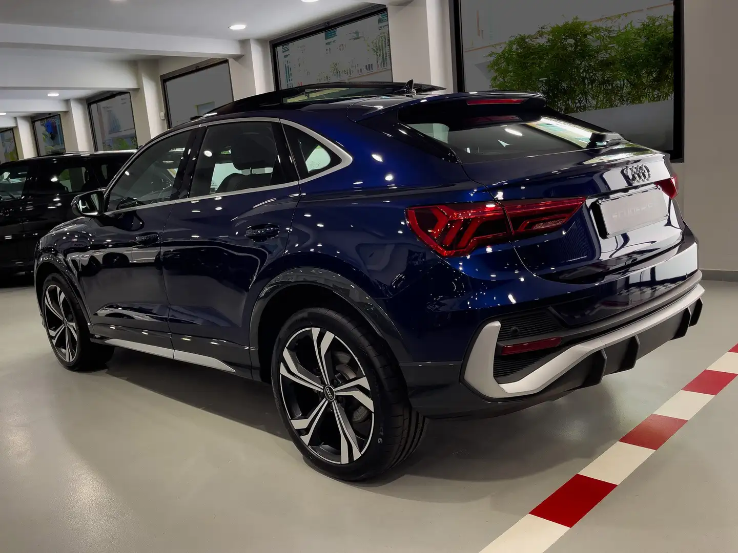 Audi Q3 Sportback 35 2.0 tdi S line edition s-tronic Bleu - 2