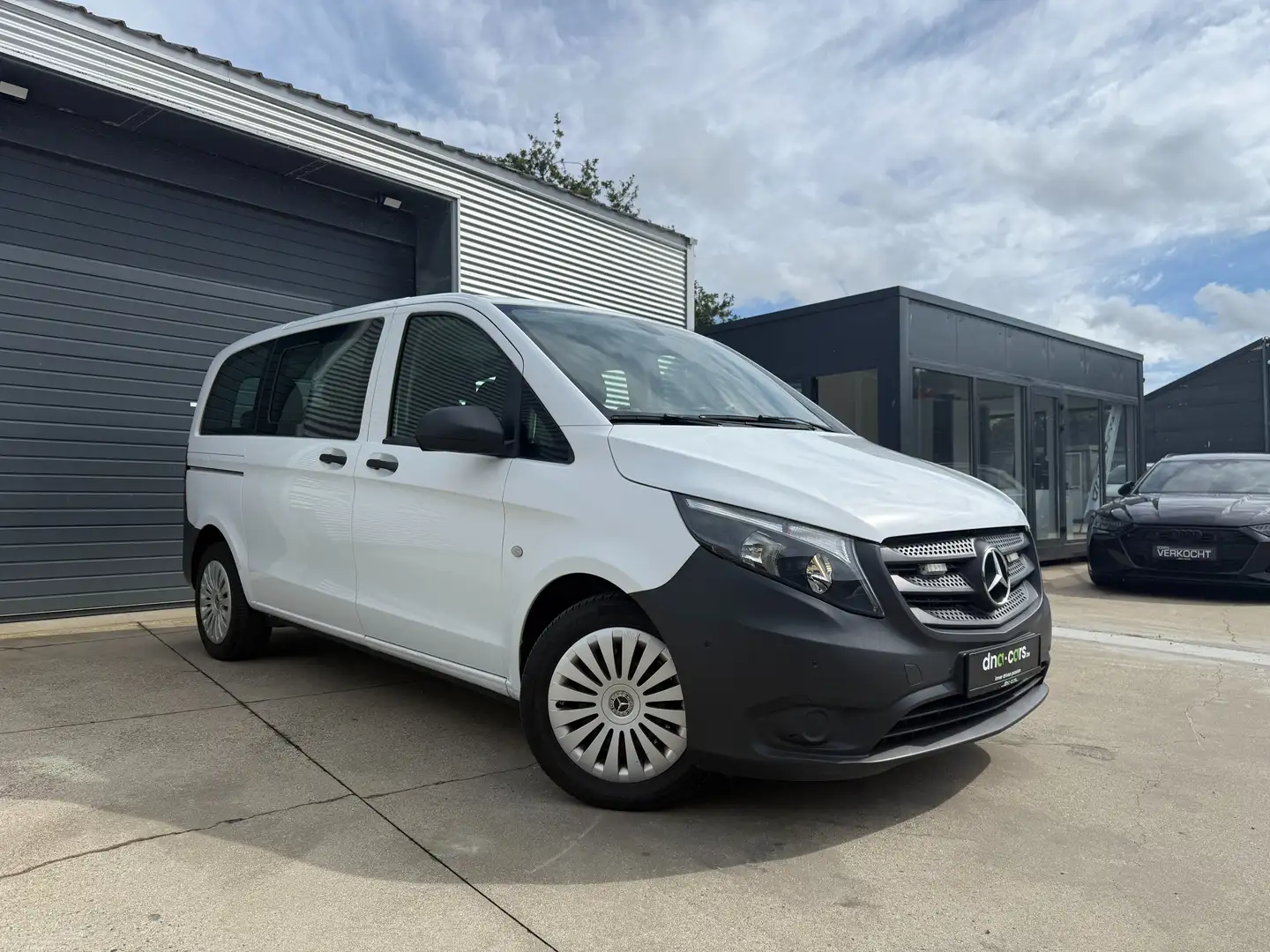 Mercedes-Benz Vito Vito 114 CDI Tourer Kompakt HA Aut. BASE Weiß - 1