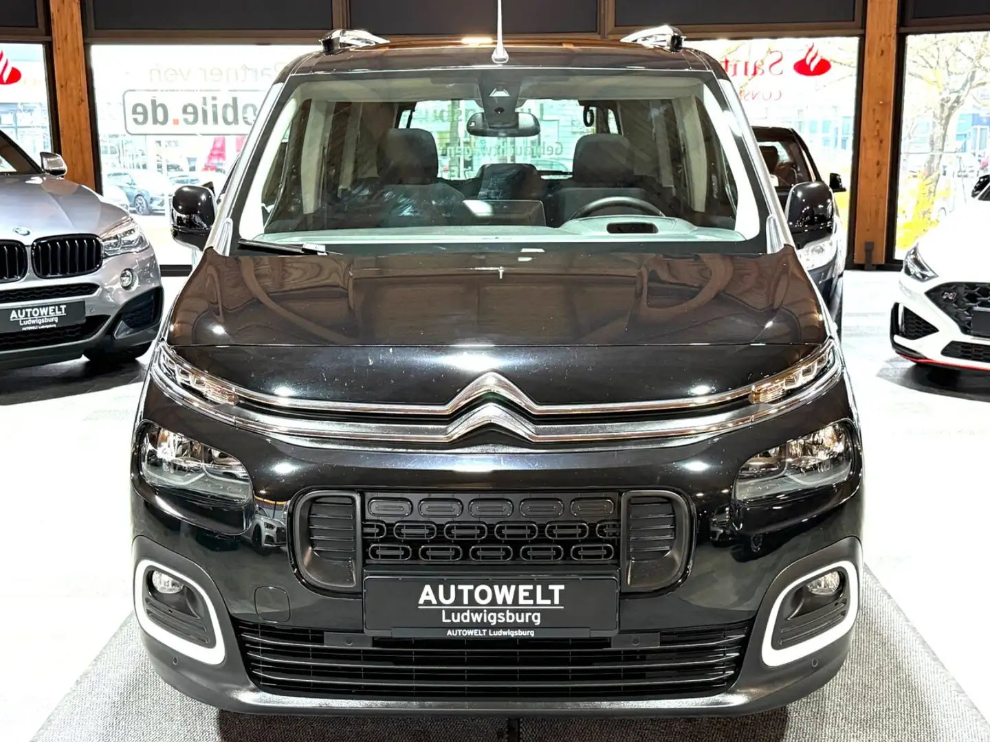 Citroen Berlingo Shine M Automatik PANO-AHK-KAMERA Schwarz - 2