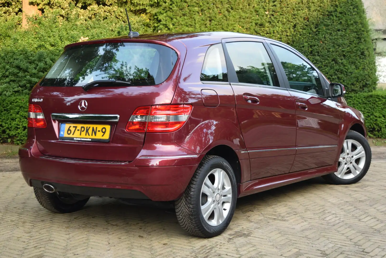 Mercedes-Benz B 160 BlueEFFICIENCY Business Class Червоний - 2