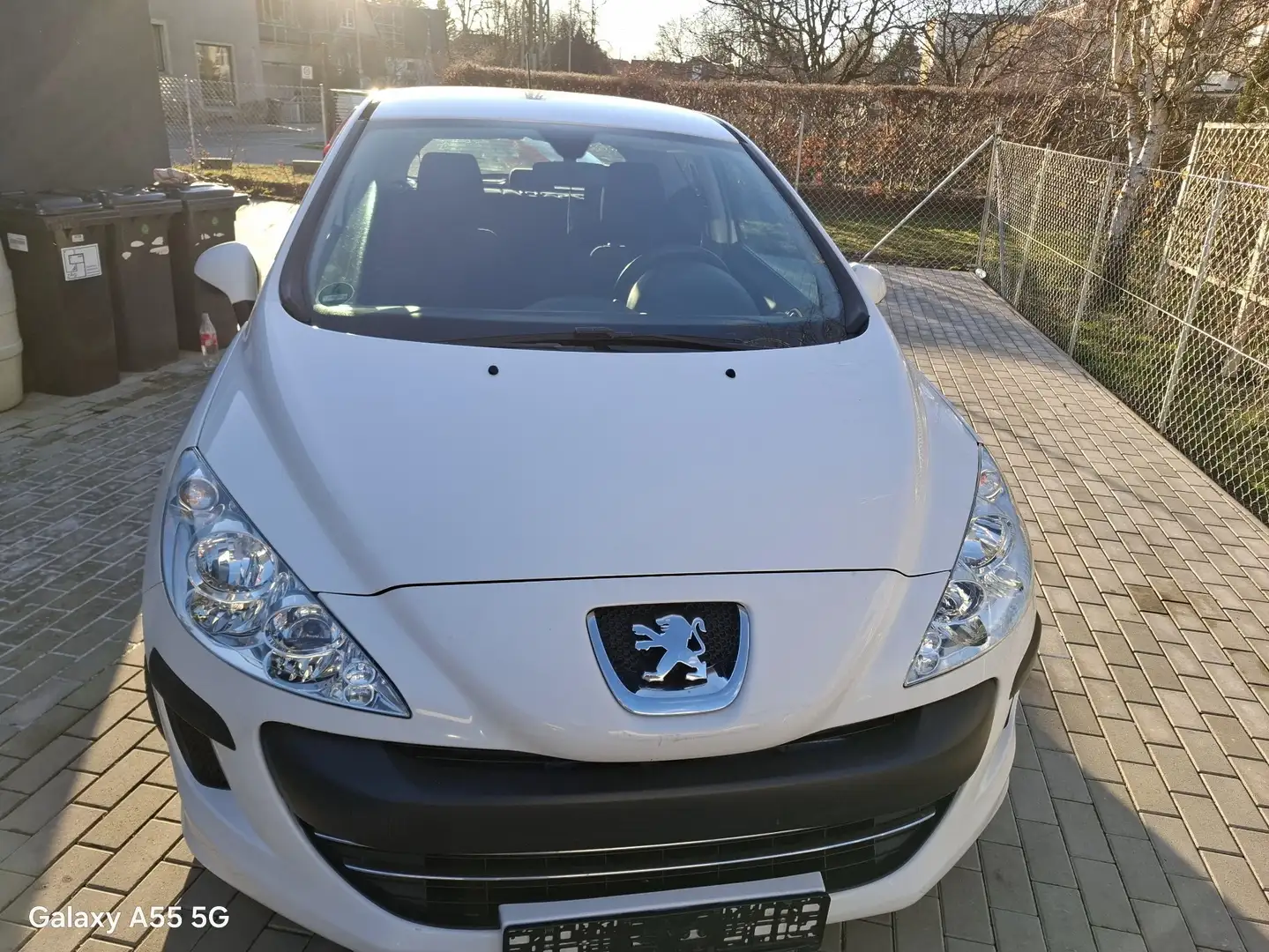 Peugeot 308 Filou Weiß - 2