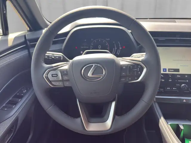 Lexus LBX view 7