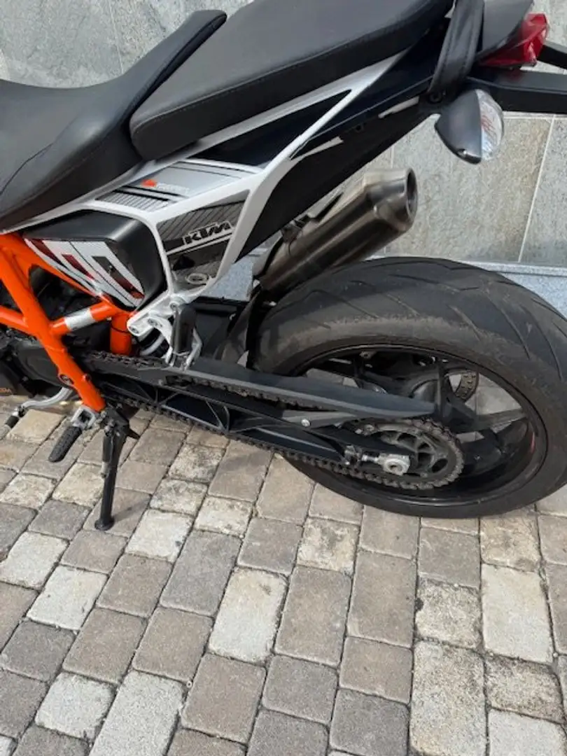 KTM 690 Duke Orange - 2
