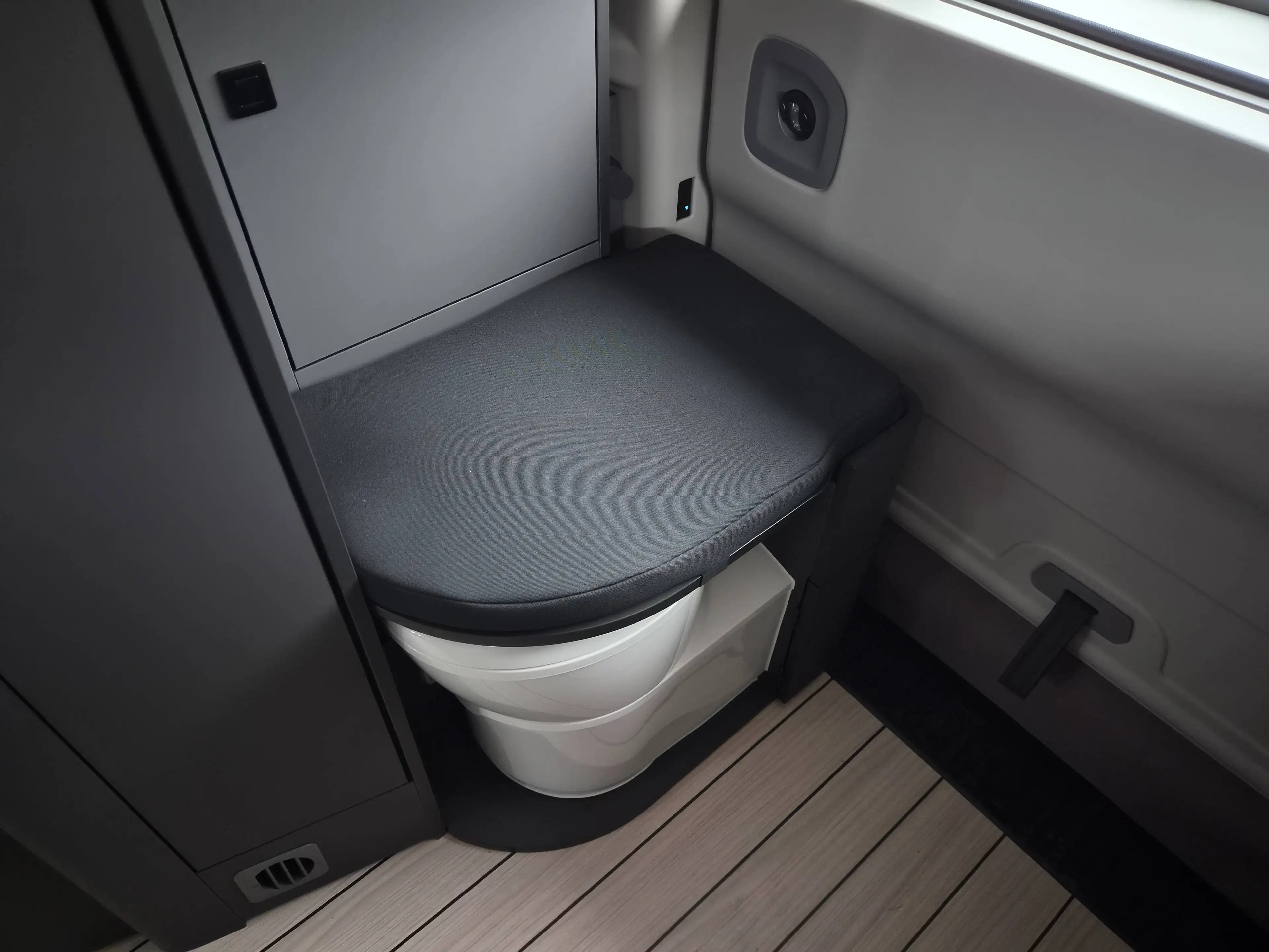 Ford Nugget 320 L2 Active AWD — photo 13