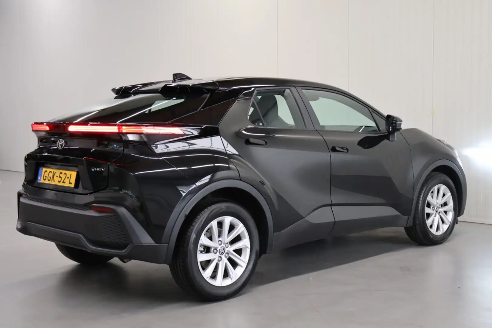 Toyota C-HR 1.8 Hybrid 140 Active Noir - 2