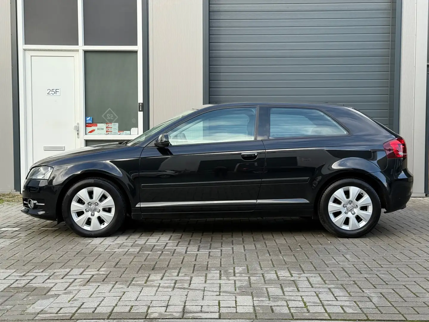 Audi A3 Sportback 1.2 TFSI Stoelverw Cruise ECC/Airco PDC Schwarz - 2
