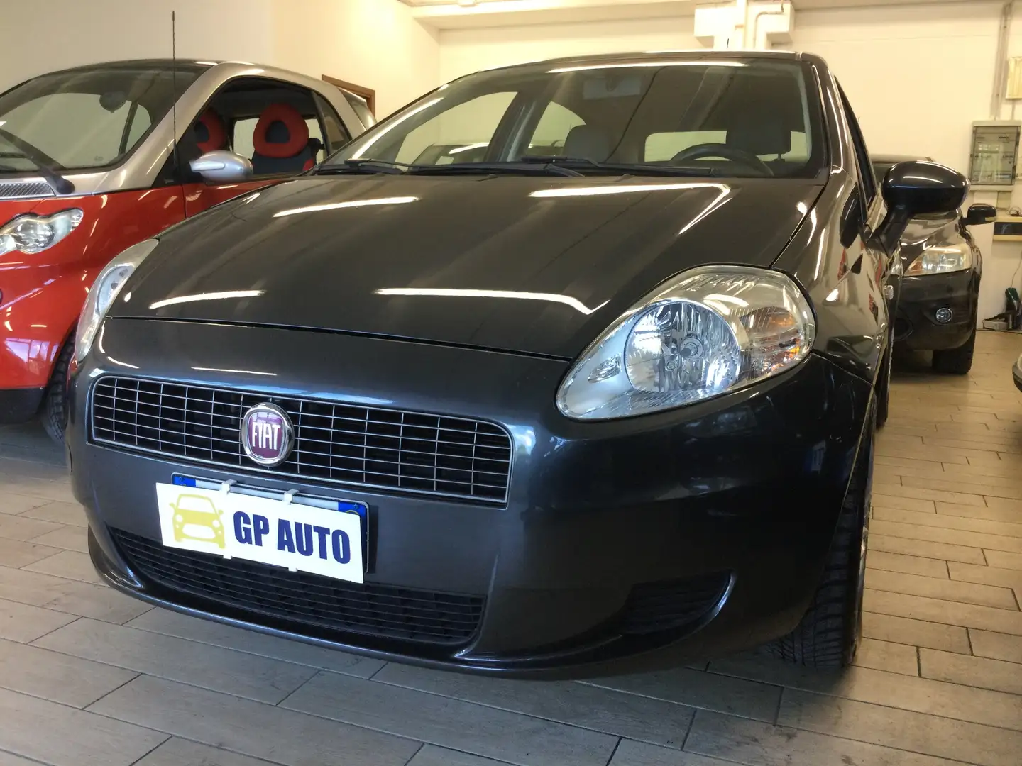 Fiat Grande Punto Grande Punto 5p 1.2 Dynamic 65cv Grigio - 1