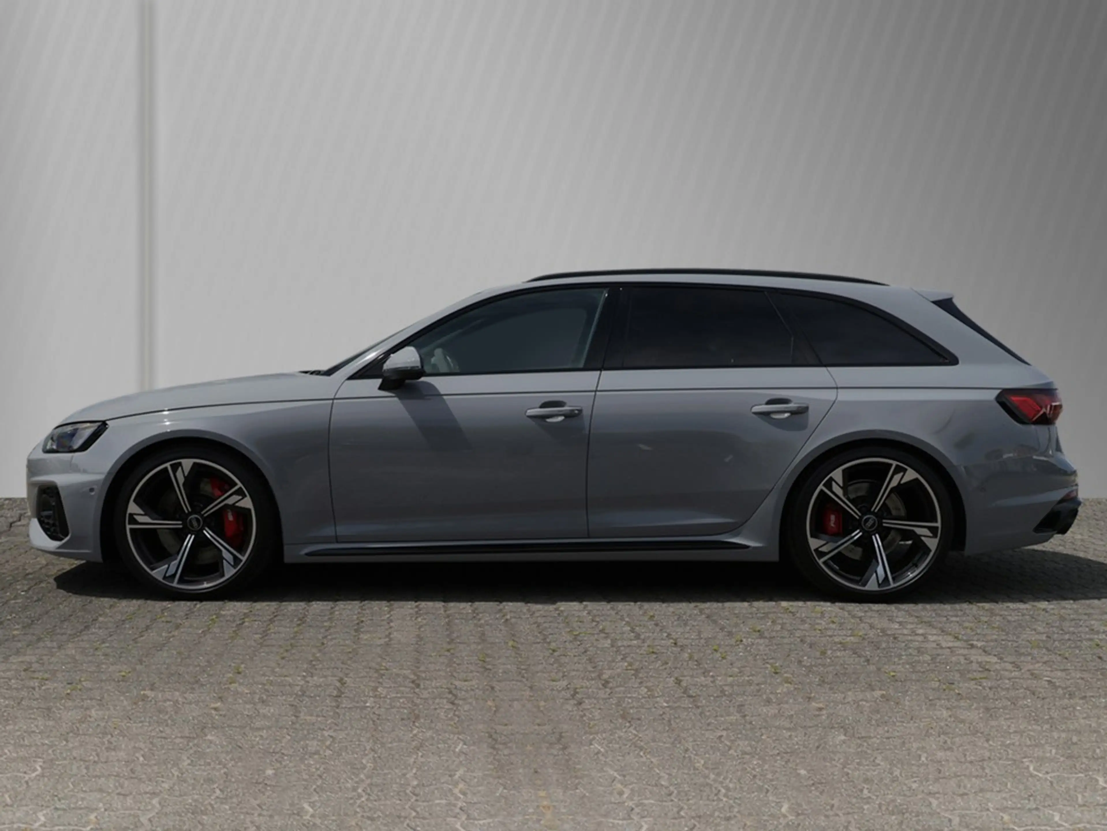 Audi RS4 RS 4 Avant tiptronic — photo 3