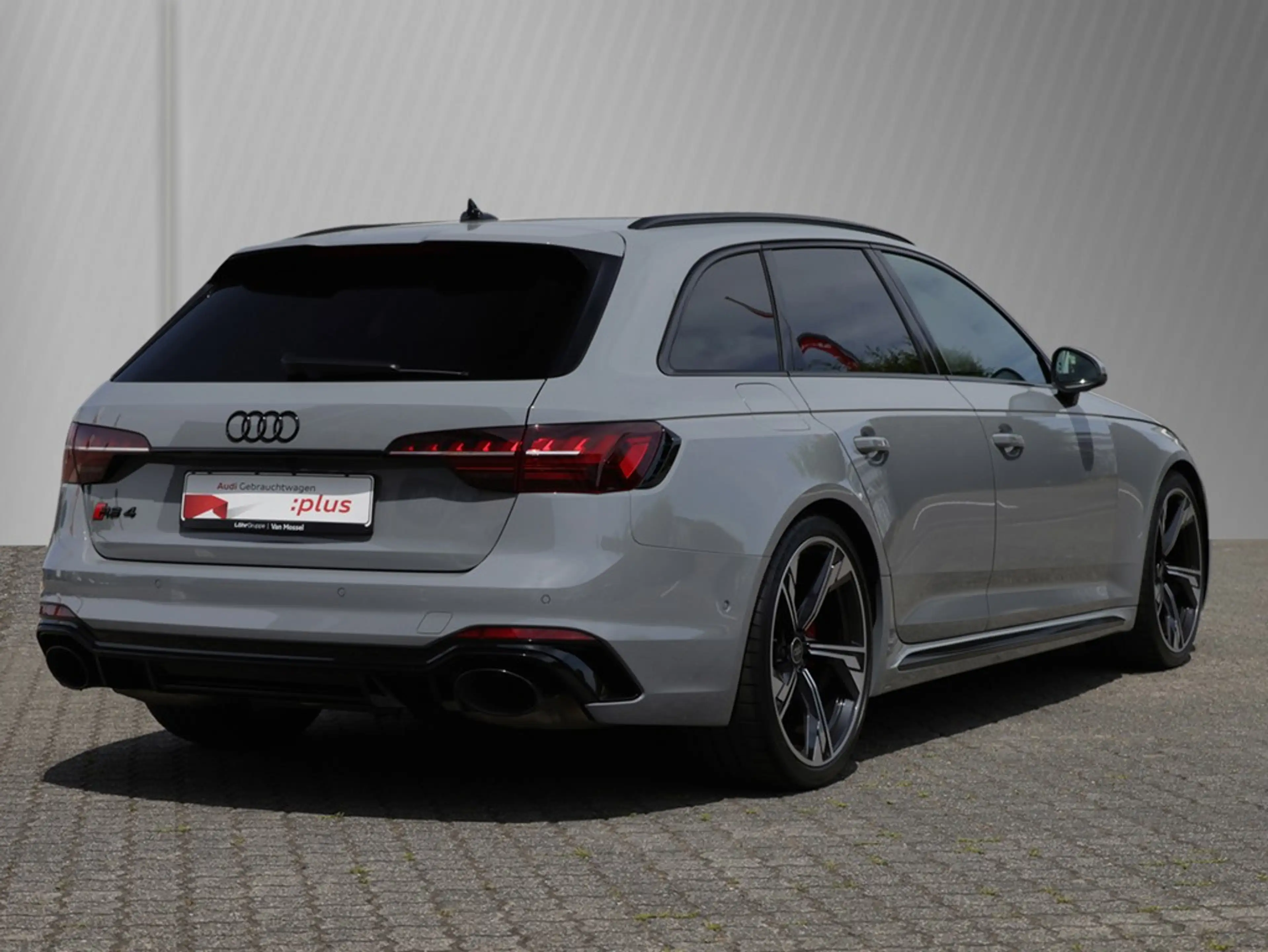 Audi RS4 RS 4 Avant tiptronic — photo 4