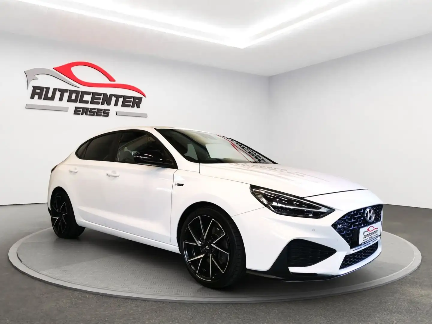 Hyundai i30 N-Line Fastback Navi Kamera LED 1-Hand Wit - 1