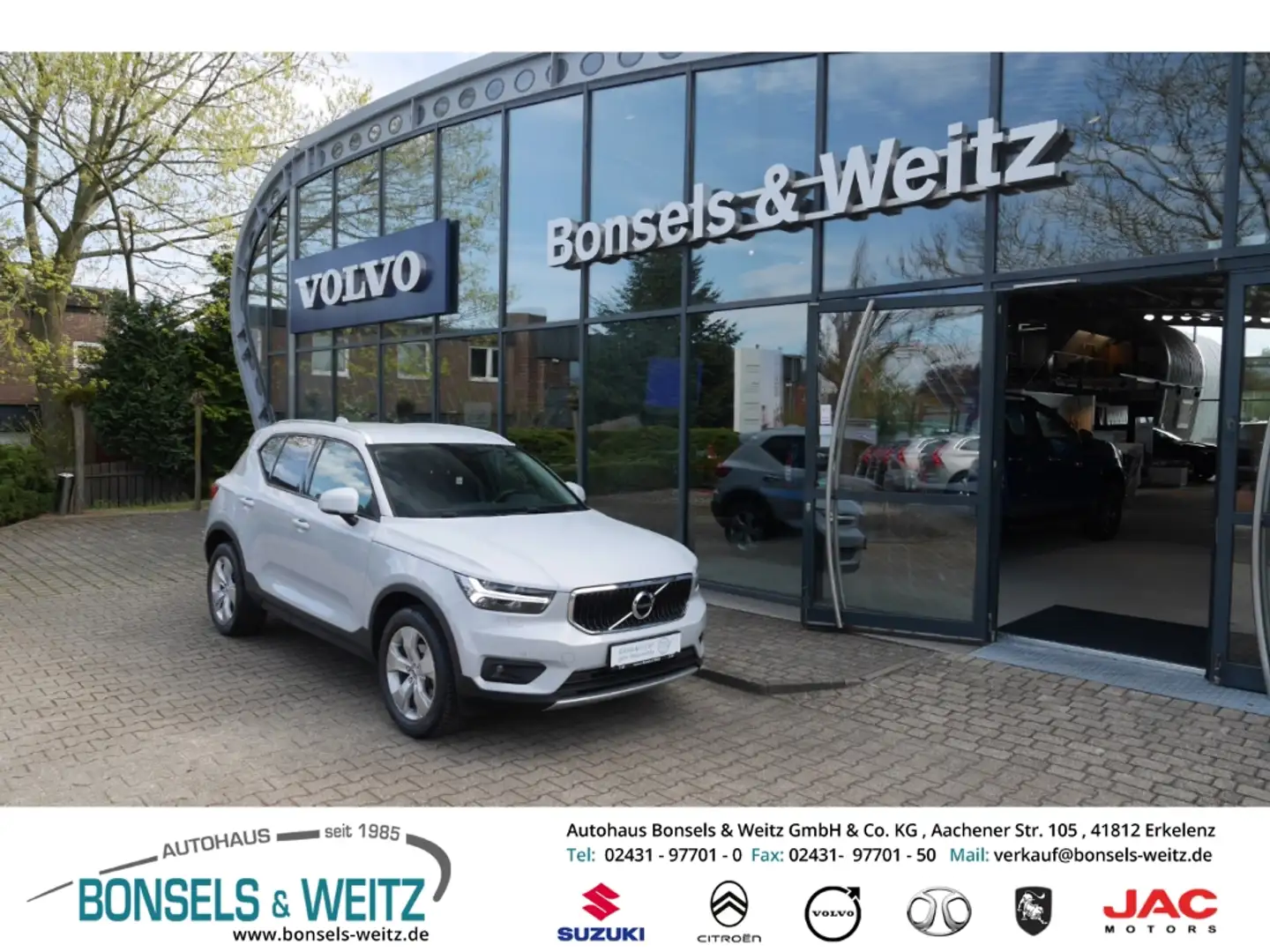 Volvo XC40 2WD EU6d T3 MOMENTUM PRO GEARTRONIC Navi Digitales Серебристый - 1