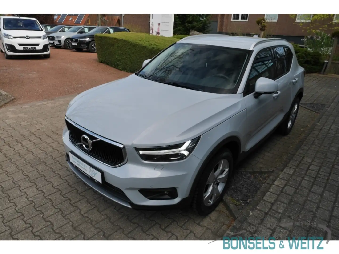 Volvo XC40 2WD EU6d T3 MOMENTUM PRO GEARTRONIC Navi Digitales Серебристый - 2