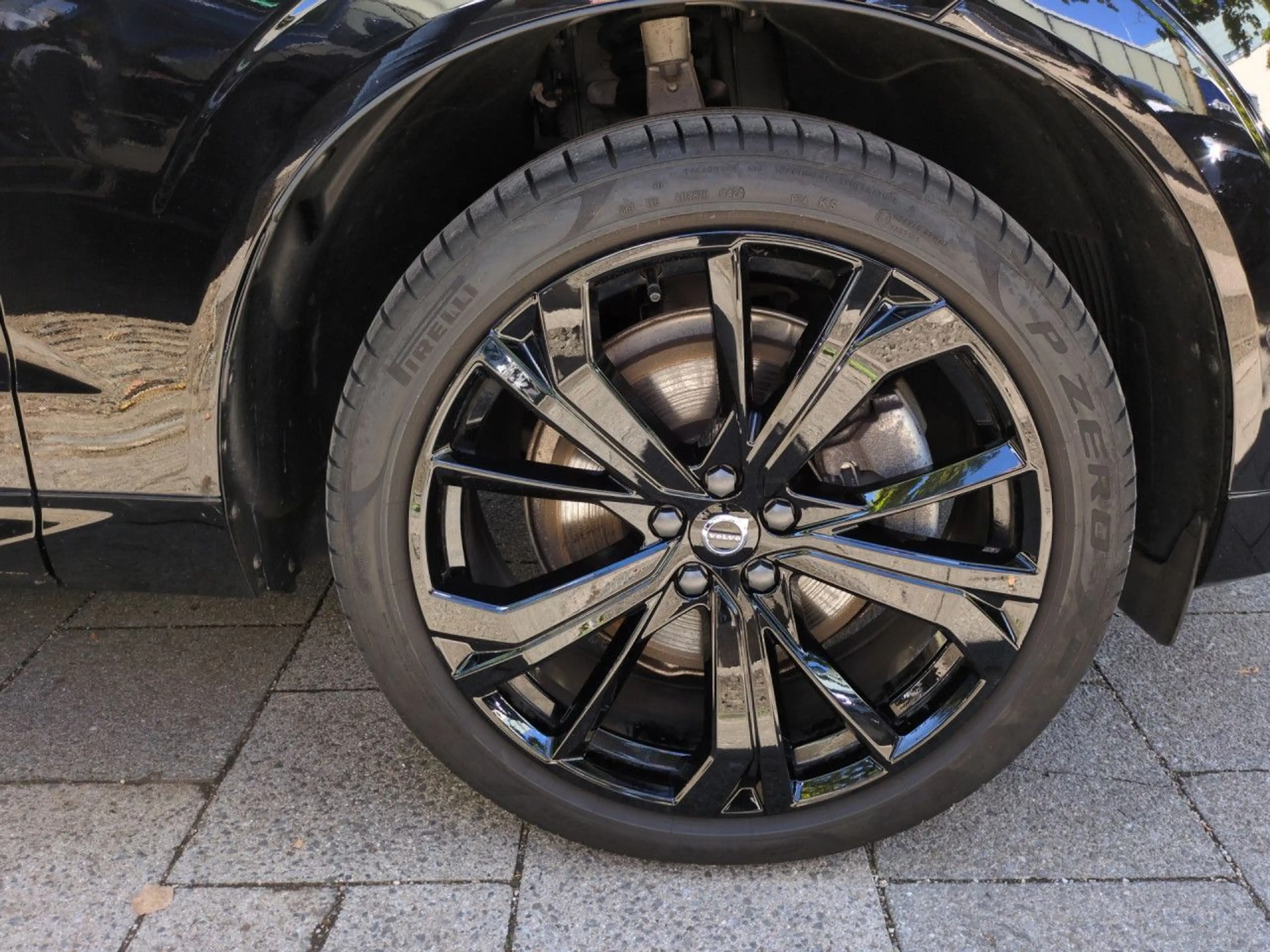 Volvo XC60 XC 60 Plus Black Edition Recharge Plug-In Hybrid A — photo 21