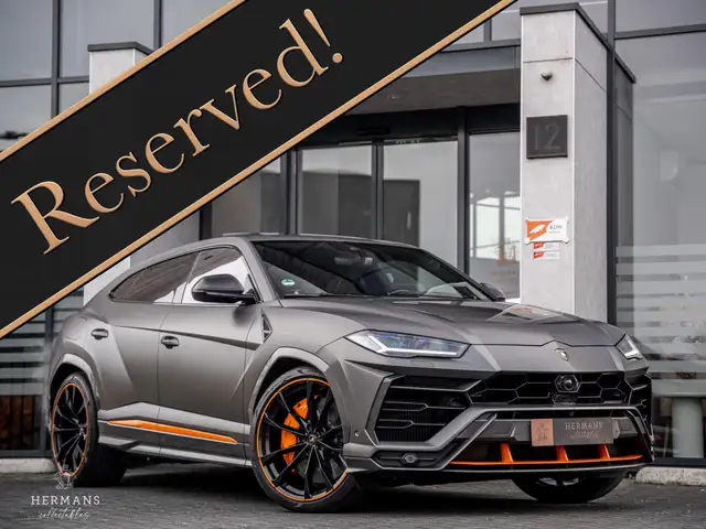 Lamborghini Urus 4.0 V8 Graphite Capsule / 4-Seats / B&O 3D / Akra