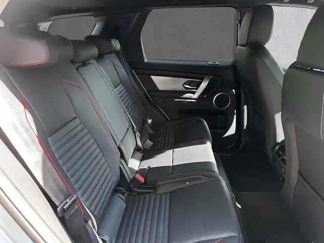Land Rover Discovery Sport view 5