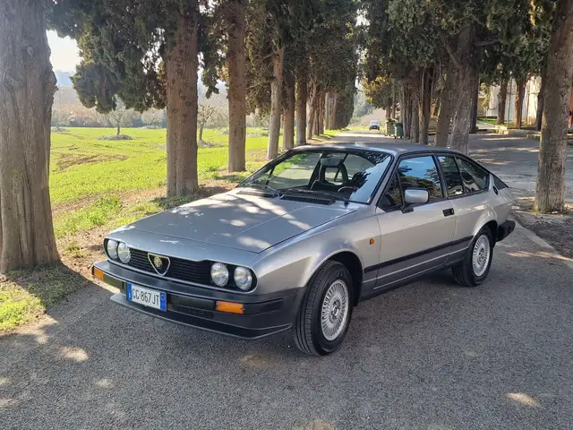 Alfa Romeo GTV Alfetta GT/GTV 2.0 -  35.000 km - First Paint