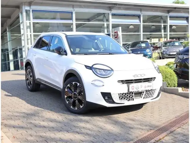 Fiat 600 HYBRID LA PRIMA 1.2