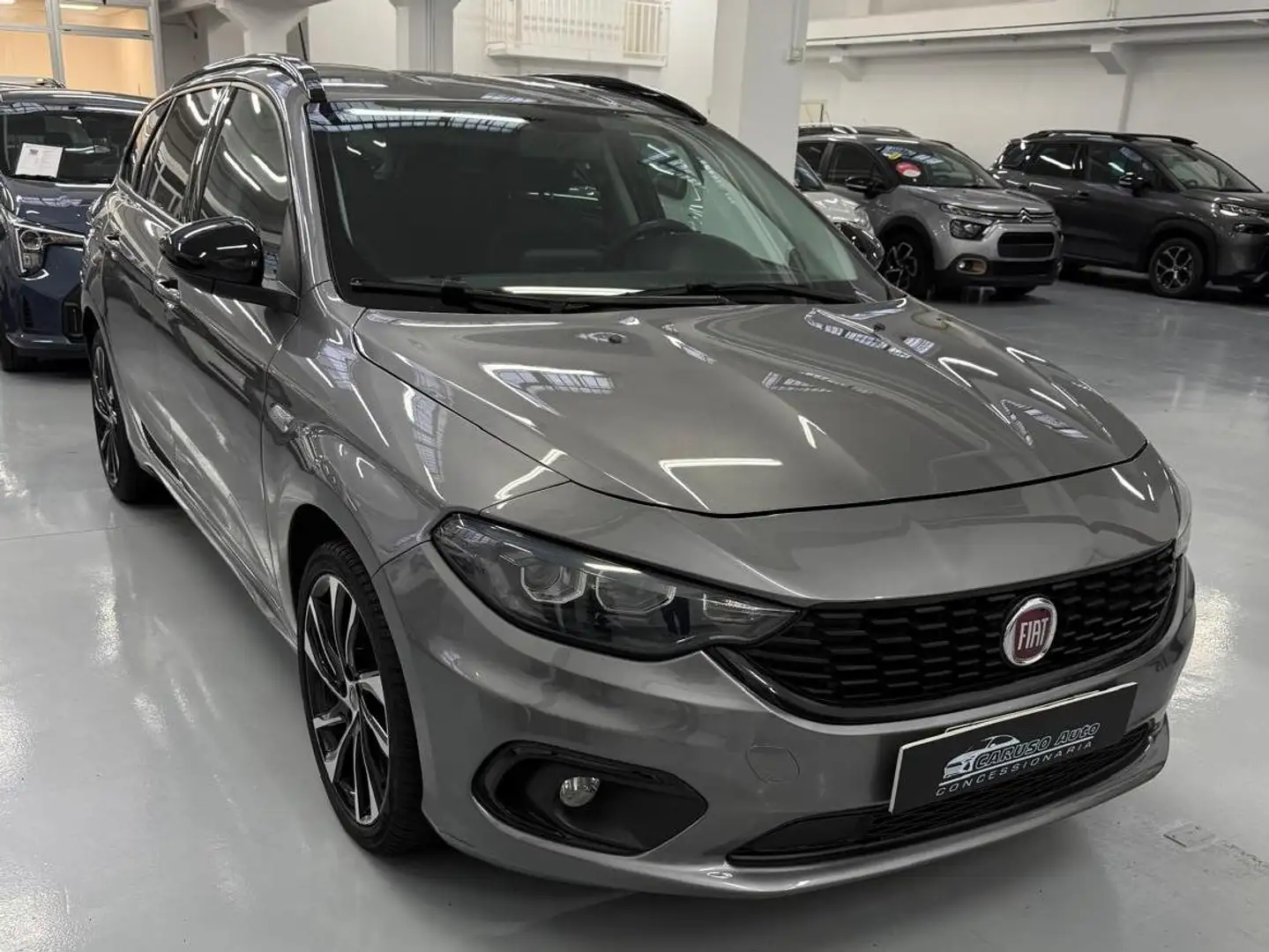 Fiat Tipo Tipo SW II 2016 SW 1.6 mjt S-Design s Gris - 1