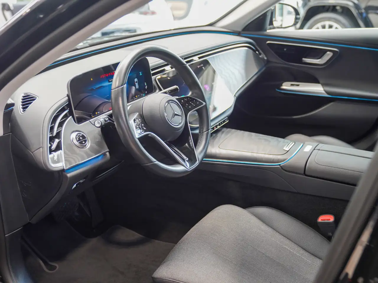 Mercedes-Benz E-Class E 300 de T AVANTGARDE KEYLESS DISTRO AHK Kamera, миниатюра 18