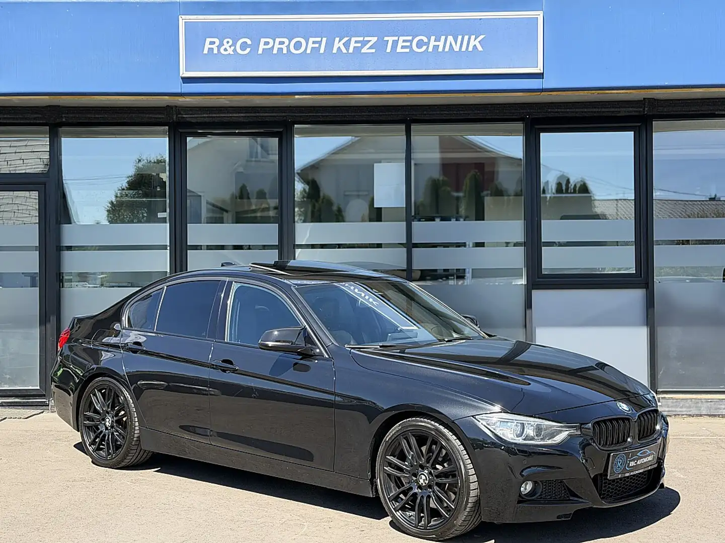 BMW 335 i xDrive Aut. M Sport/SHD/HK/TWA/KEYLESS/HEAD UP Schwarz - 1