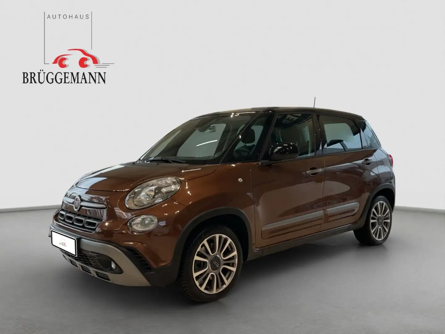 Fiat 500L Cross + AHK, Ganzjahresreifen Braun - 1