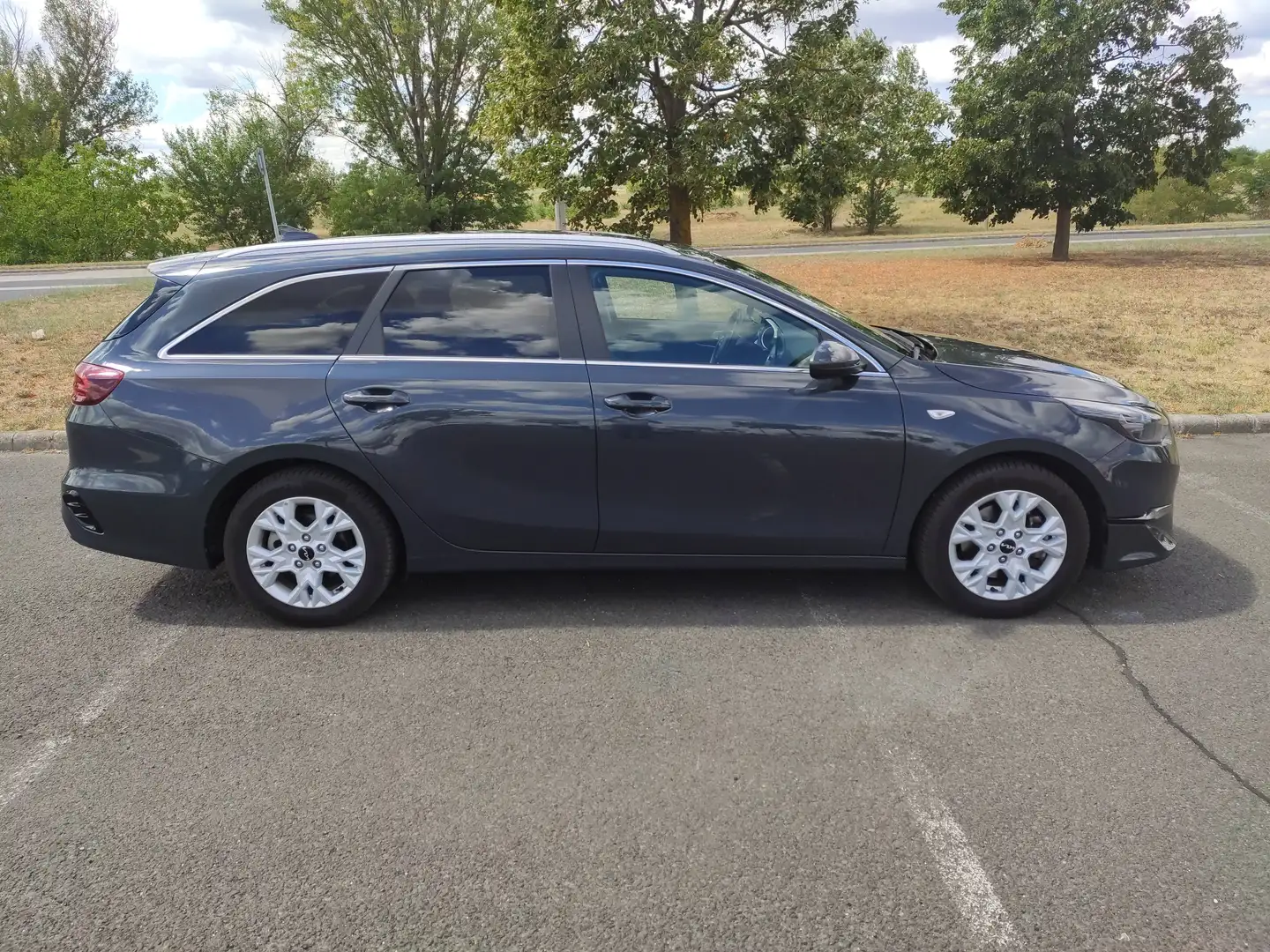 Kia Ceed SW / cee'd SW ceed SW 1,5 -- Werksgarantie bis 2030 Grau - 2