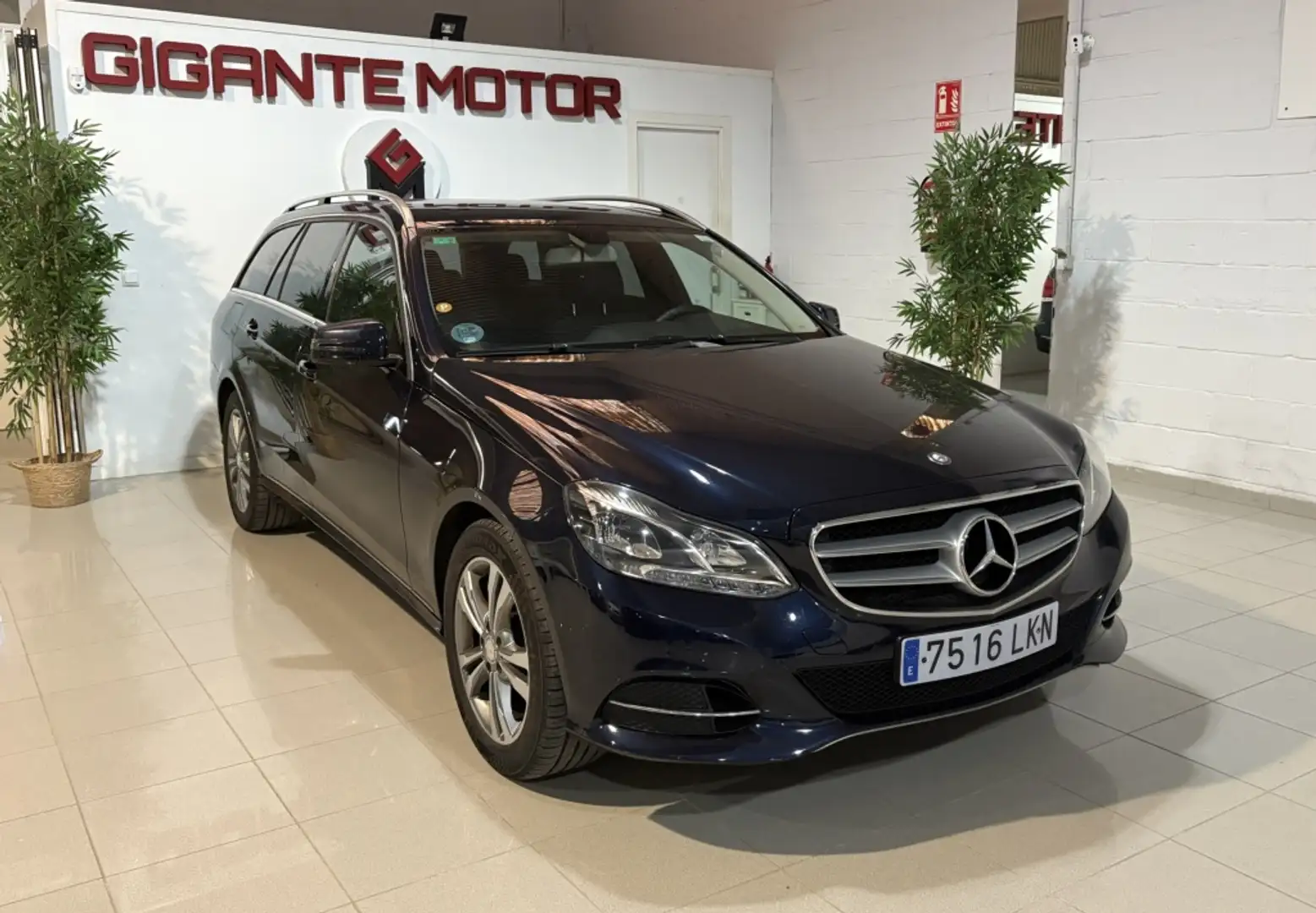 Mercedes-Benz E 200 Estate 200CDI BE Avantgarde Modrá - 1