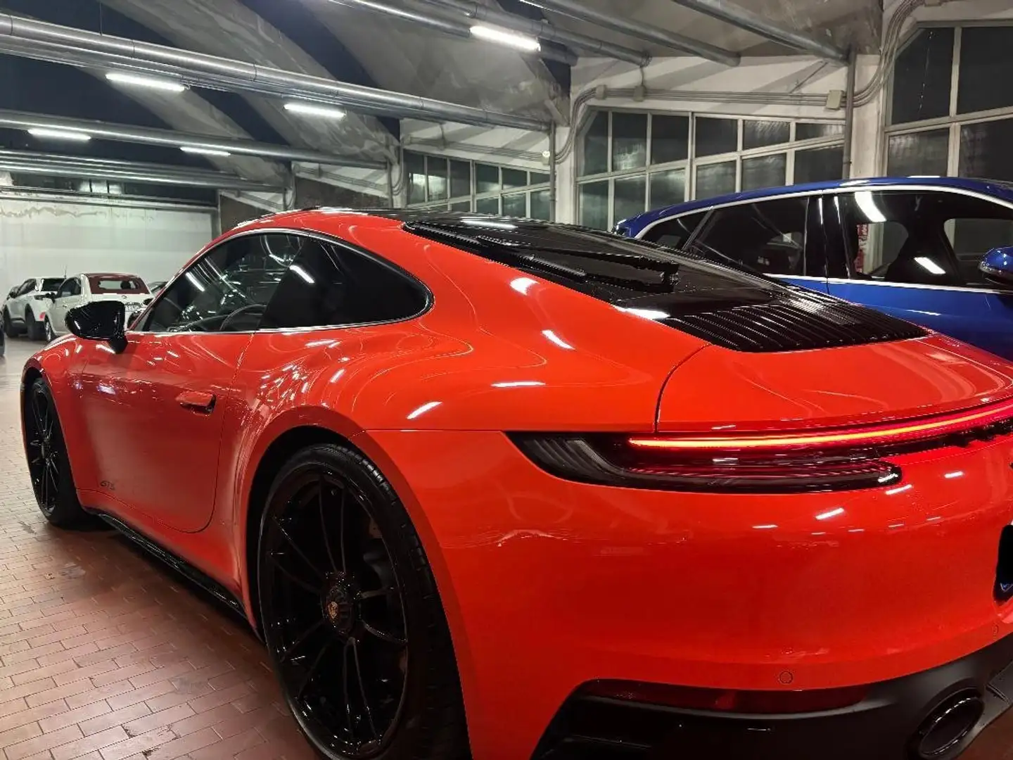 Porsche 911 992 Coupe 3.0 Carrera 4 GTS - carbonio-lift Orange - 1